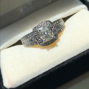 14k White Gold 1 Carat t.w Diamond Ring